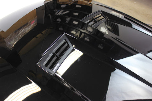 Cobra hood vents